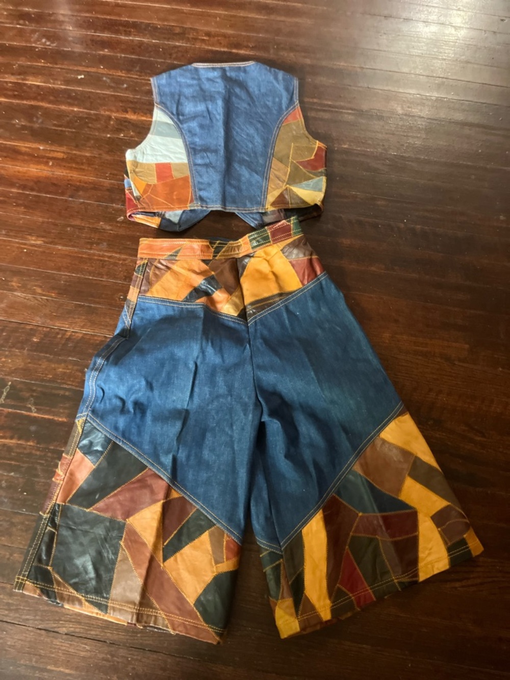 1970 Vintage Patchwork Denim Wide-Leg Set in Blue - Picture 2 of 3